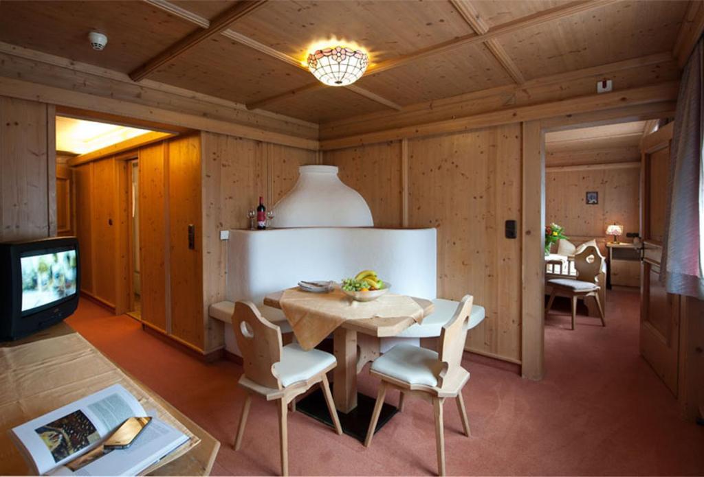 Hotel Zum Hirschen Längenfeld Exterior foto