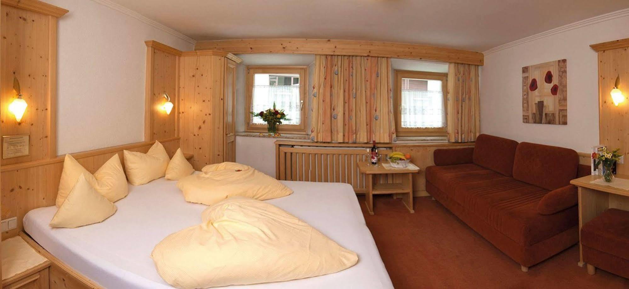 Hotel Zum Hirschen Längenfeld Exterior foto