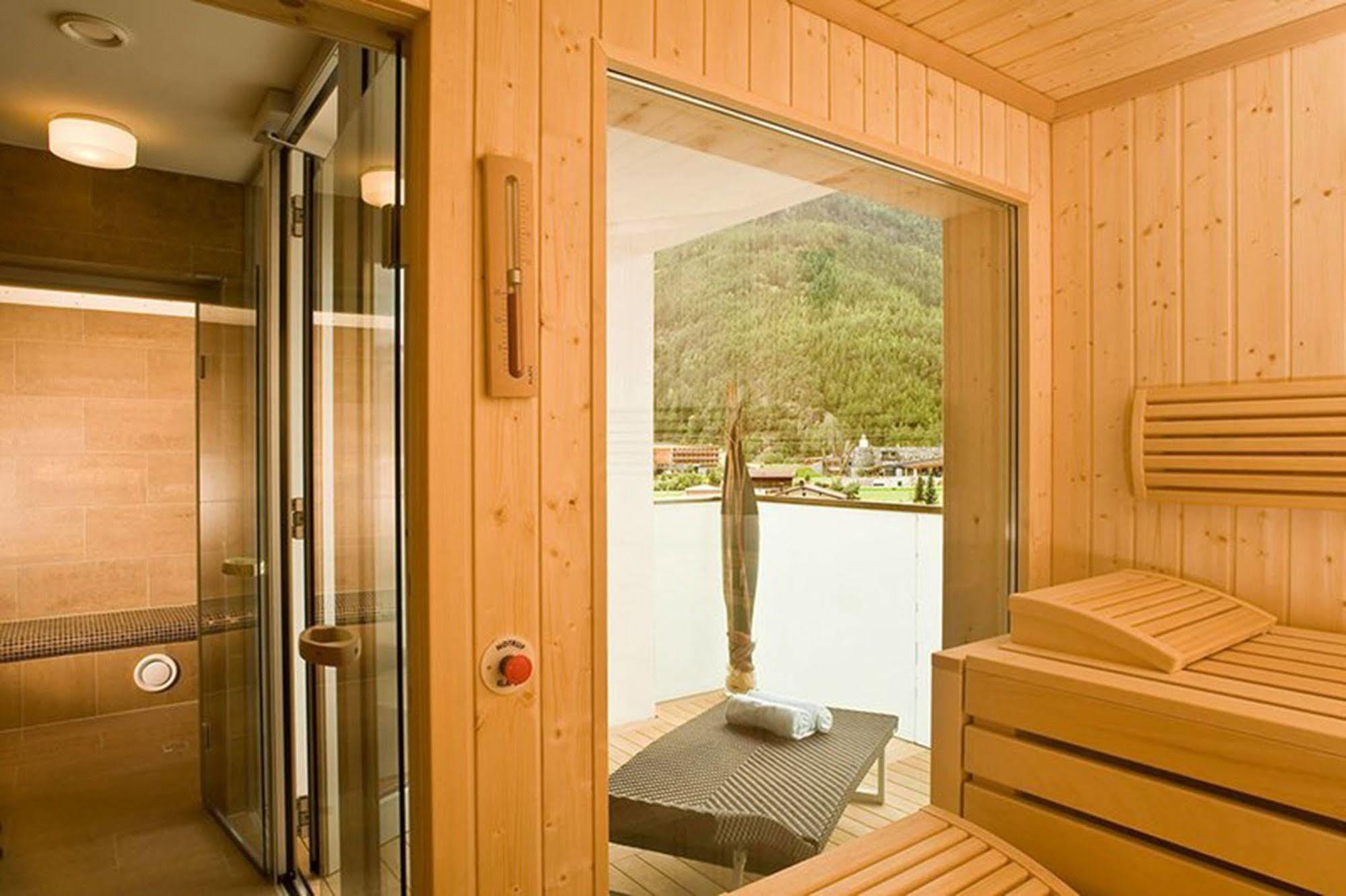 Hotel Zum Hirschen Längenfeld Exterior foto