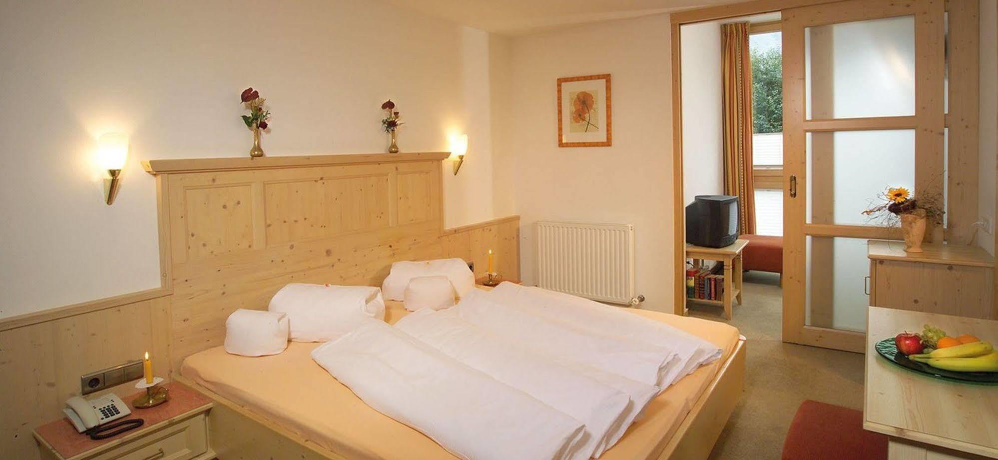 Hotel Zum Hirschen Längenfeld Exterior foto